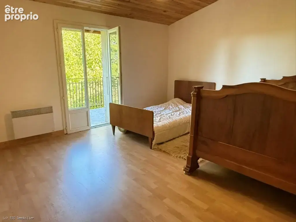 Maison Spacieuse Avec 5 Chambres et Dépendances - photo 19