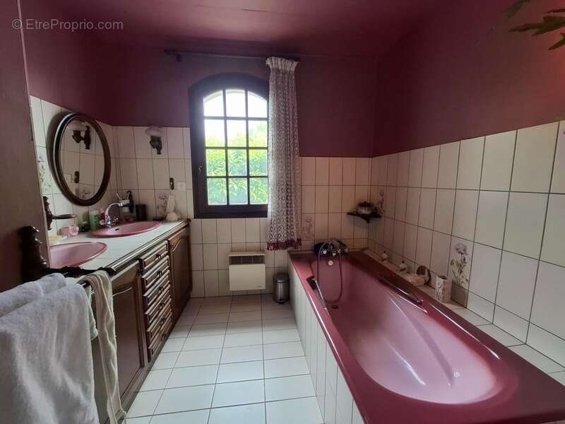 Maison à VIC-LE-COMTE