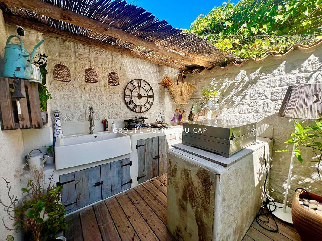 Maison à LES ISSAMBRES