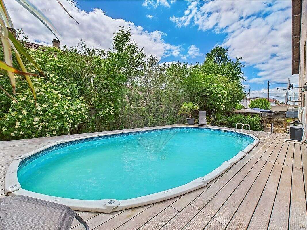 Maison à MAIRY-MAINVILLE