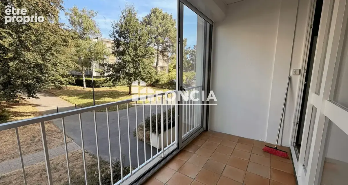Appartement de 80 m² avec balcon et cave - photo 10