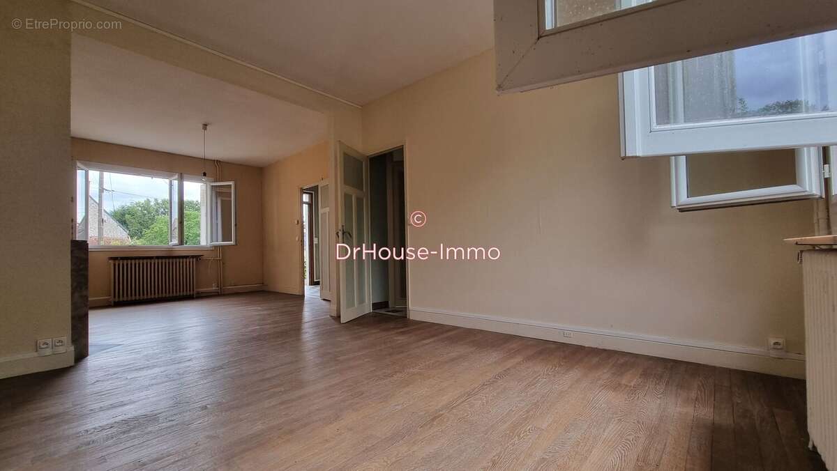 Maison à MONTCHEVRIER