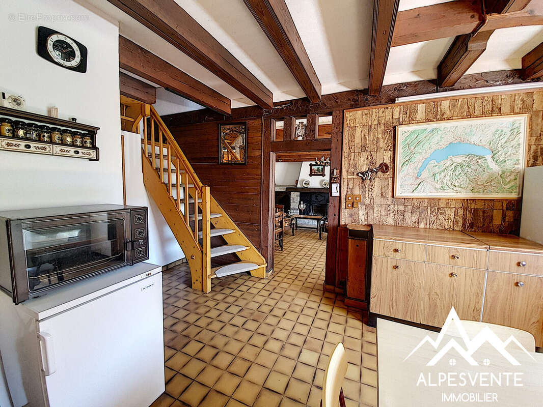 a-vendre-maison-deux-chambres-centre-village-la-vernaz-alpesvente - Maison à LA VERNAZ