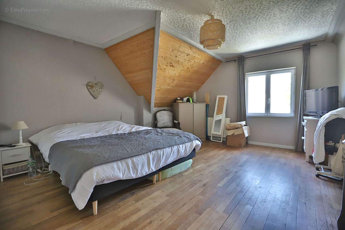 Maison à BAZAINVILLE