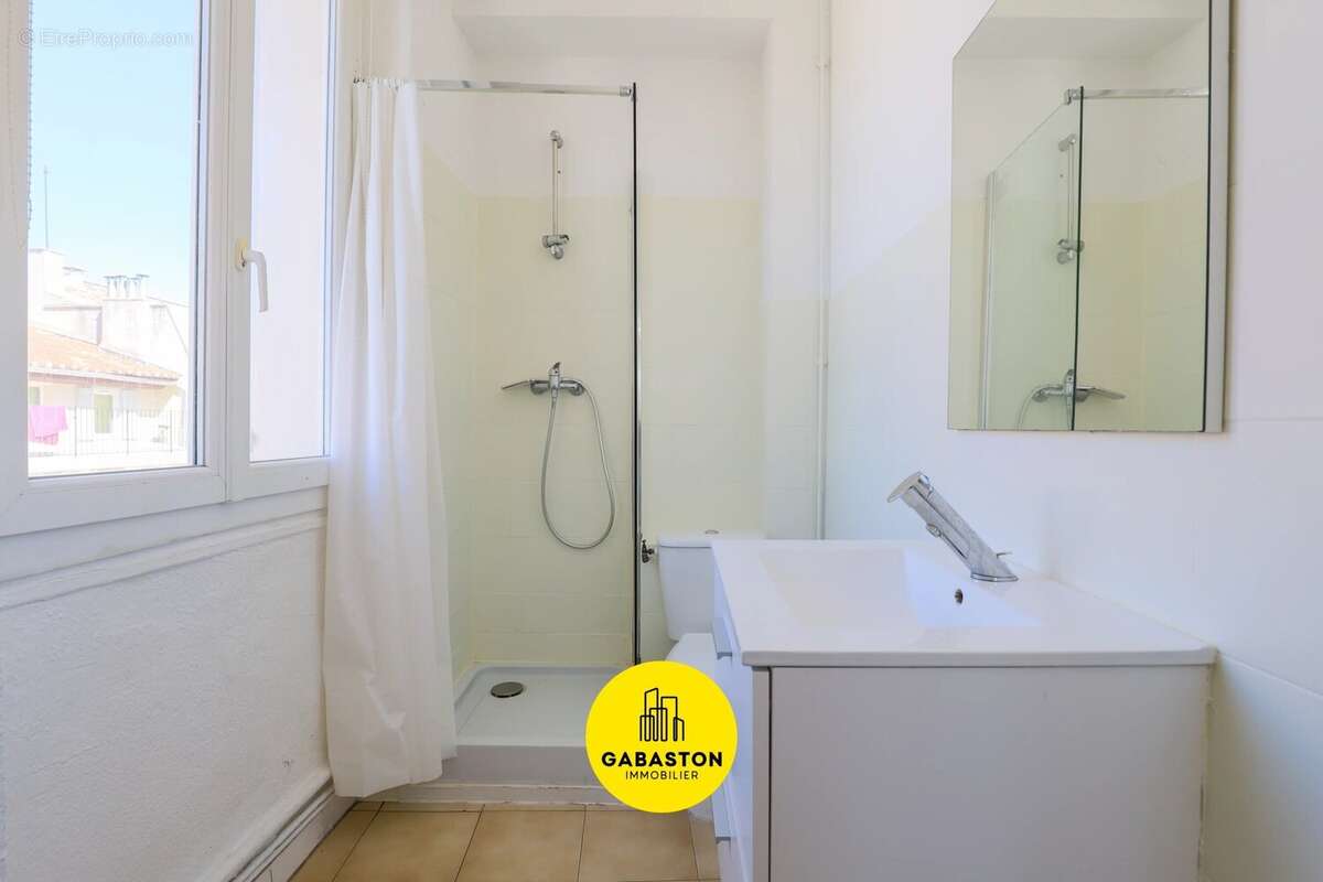 Appartement à MARSEILLE-1E