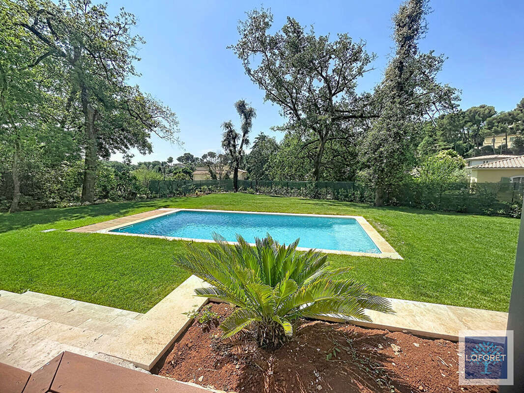 MANIFIQUE VILLA neuve à Saint Paul De Vence 5 pièce(s) 167.85 m2 - photo 2
