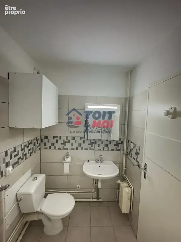 Vesoul centre-ville   Appartement 26,80 m2 avec cave et ascenseur - photo 4