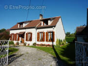Maison à VILLENEUVE-SUR-YONNE