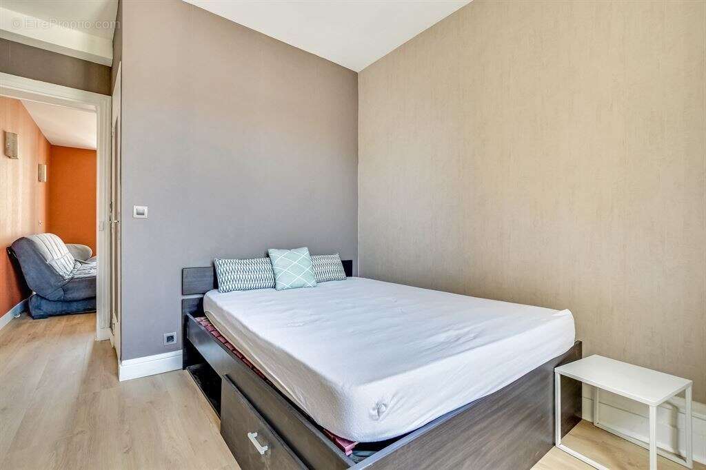 Appartement à PARIS-20E