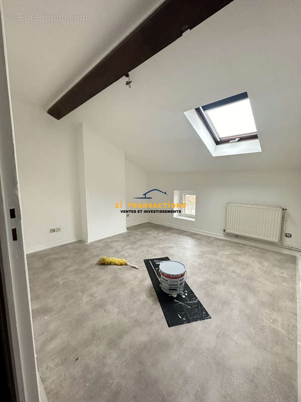 Appartement à LE CHAMBON-FEUGEROLLES