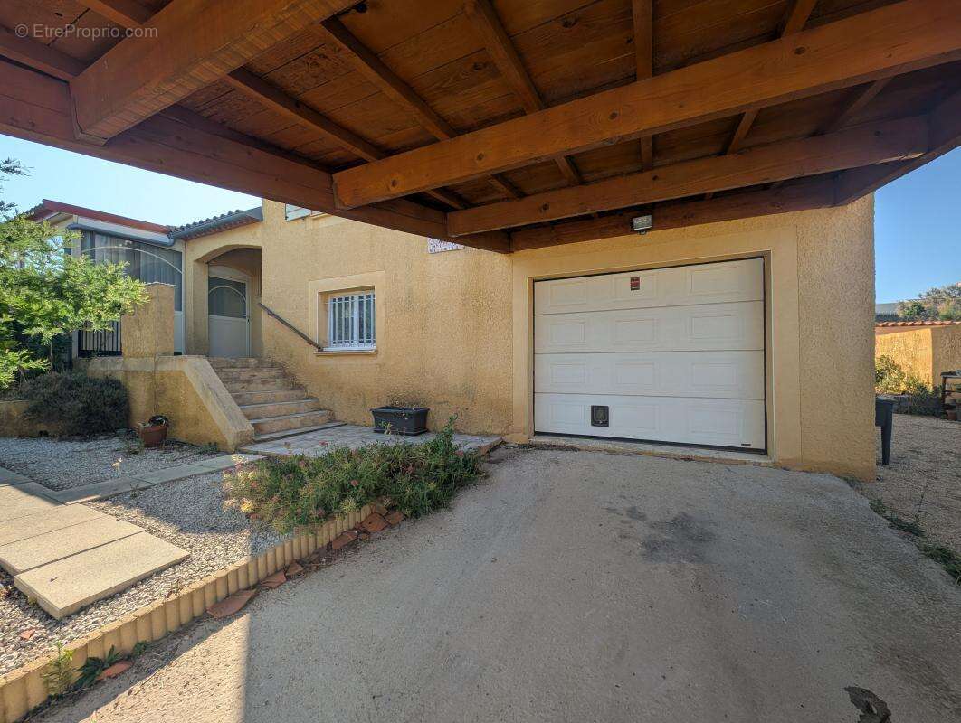 ROUJAN – Villa 4 chambres en parfait état - photo 12