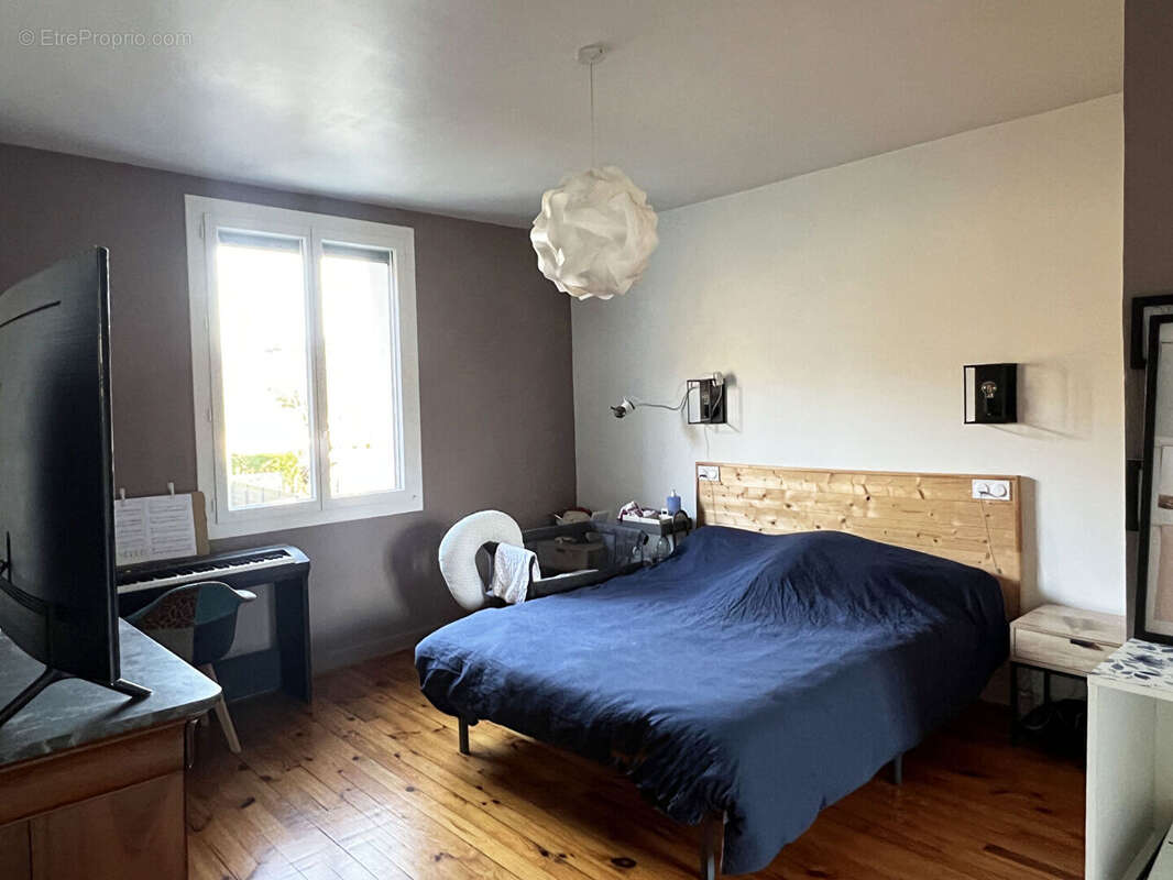 Maison à SAINT-GENES-CHAMPANELLE