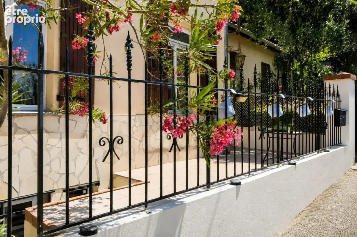 Maison familiale rénovée avec véranda, terrasse, jardin et double cave – Nice Est, secteur résidentiel sécurisé - photo 2