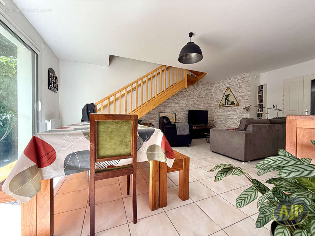 Maison à SAINTE-PAZANNE