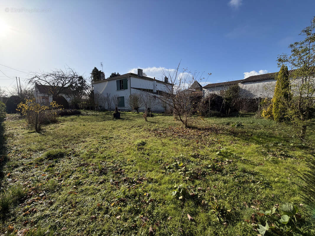 Maison à TONNAY-CHARENTE