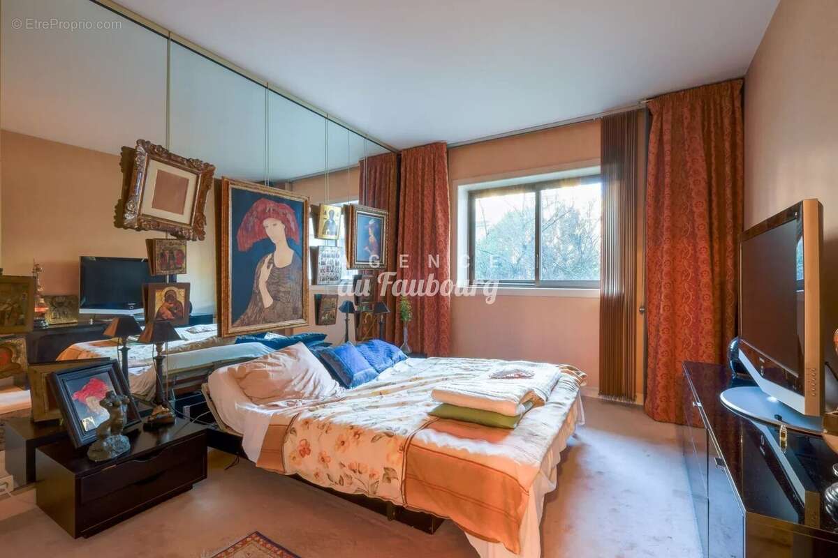 Appartement à NEUILLY-SUR-SEINE