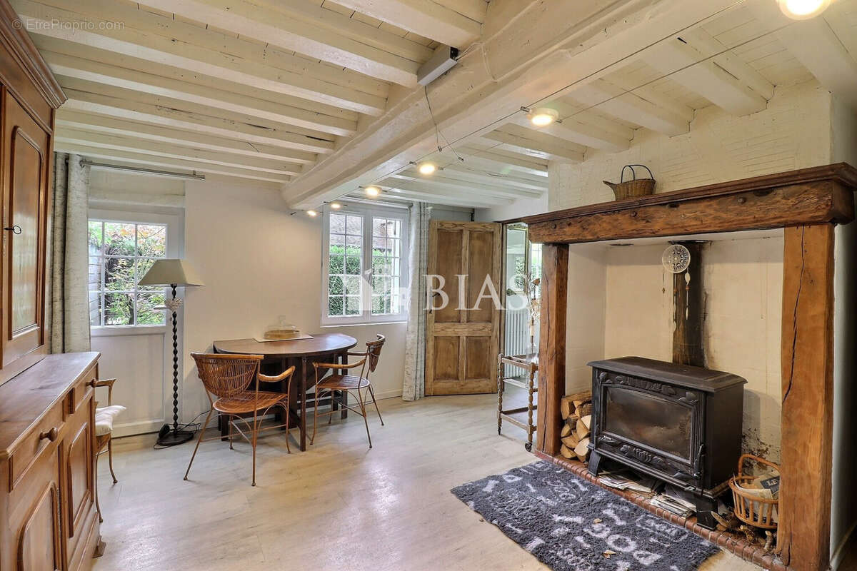 Maison à FIQUEFLEUR-EQUAINVILLE