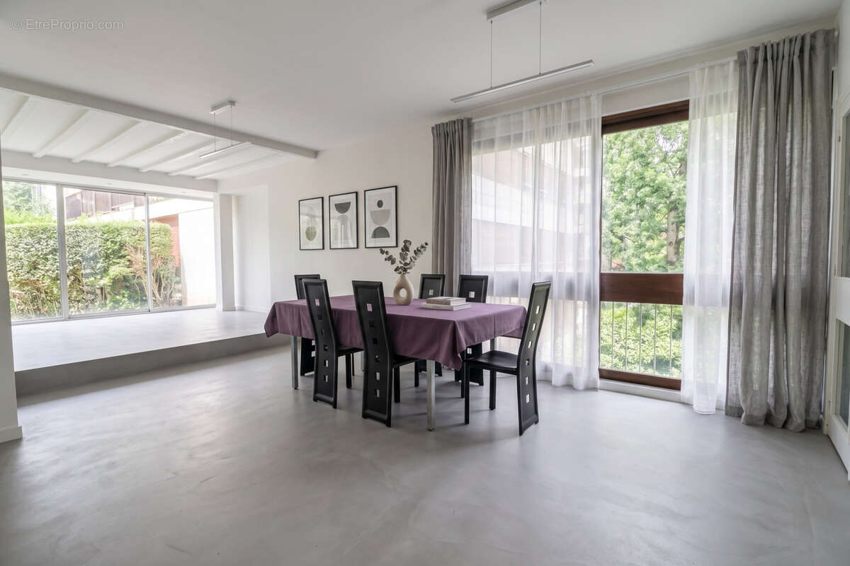 Appartement à FONTENAY-LE-FLEURY