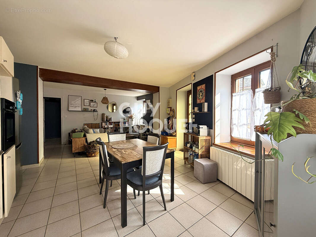 Appartement à SAINT-ANDEOL-LE-CHATEAU