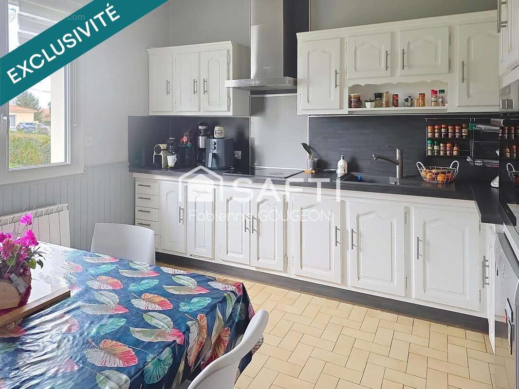 Maison 147 m² à Marillac-Le-Franc  - photo 2