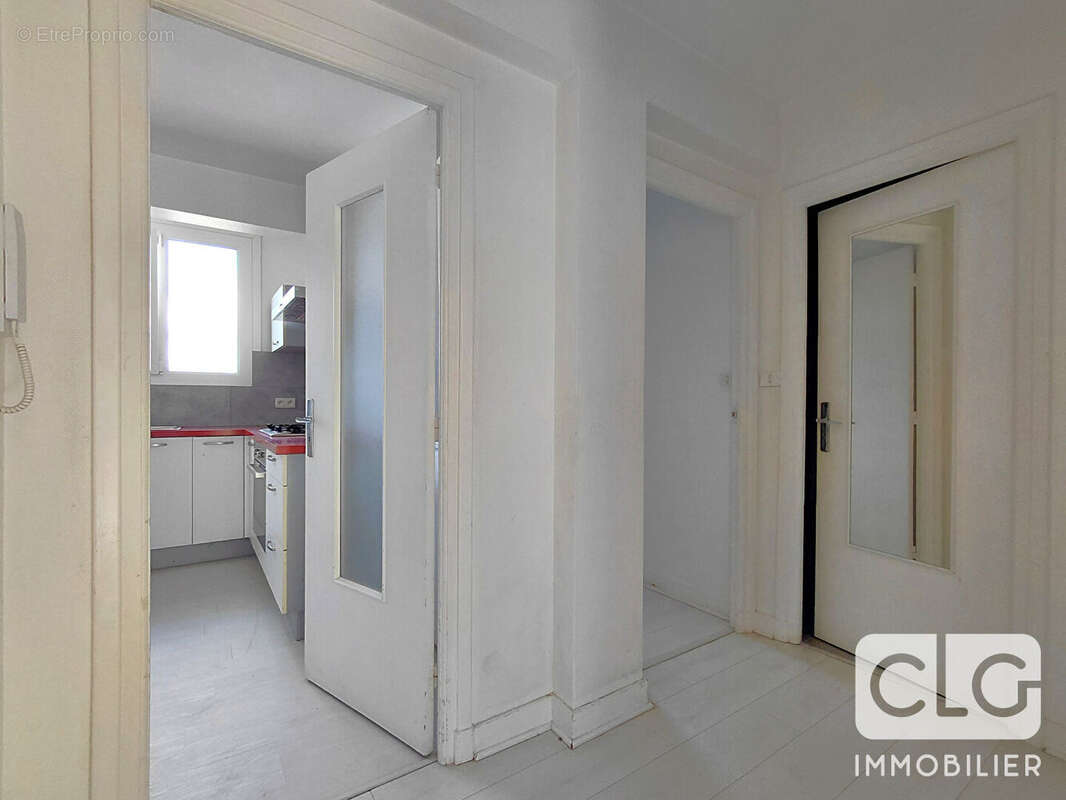 STUDIO - 35.48 Oou 43.88 m² au sol - photo 8