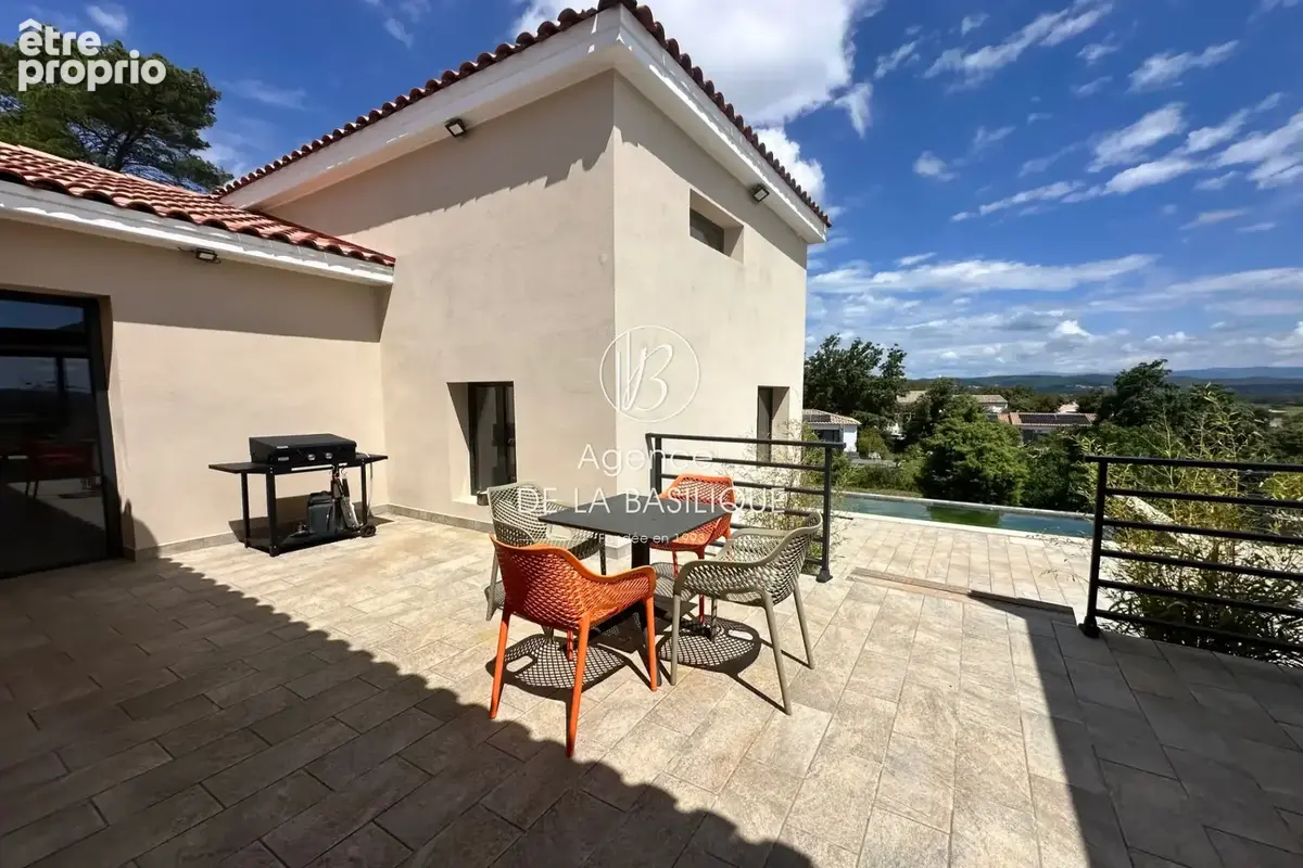 Maison 6 pièces 172 m² à vendre à Montfort-Sur-Argens (83570) - photo 4