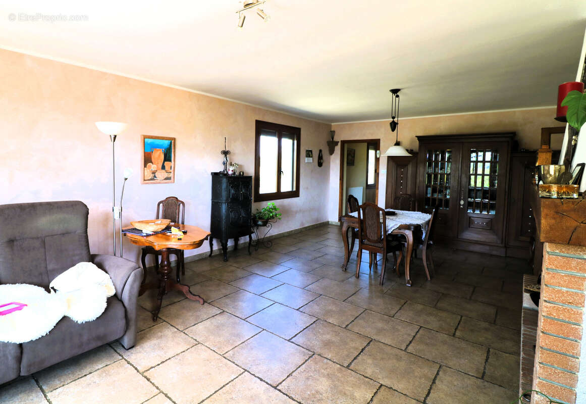 Maison à AURIGNAC