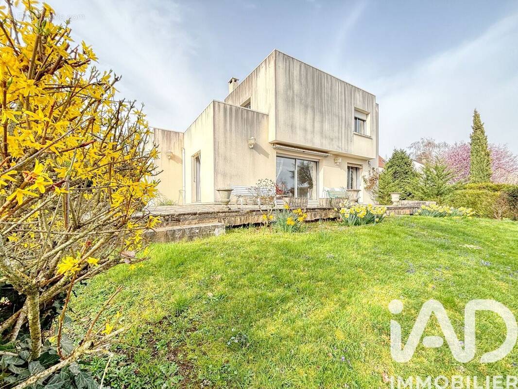 Photo 1 - Maison à CORBEIL-ESSONNES