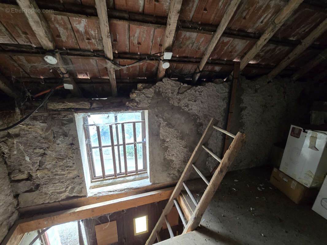 Maison à AINAY-LE-VIEIL