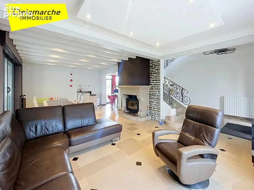 Propriété 7 pièces 5 chambres  avec piscine couverte  dépendances et terrain à Grandparigny (50600) - photo 5