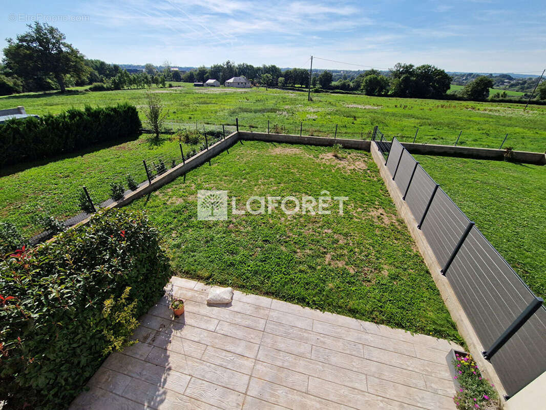 Maison à LE MONASTERE