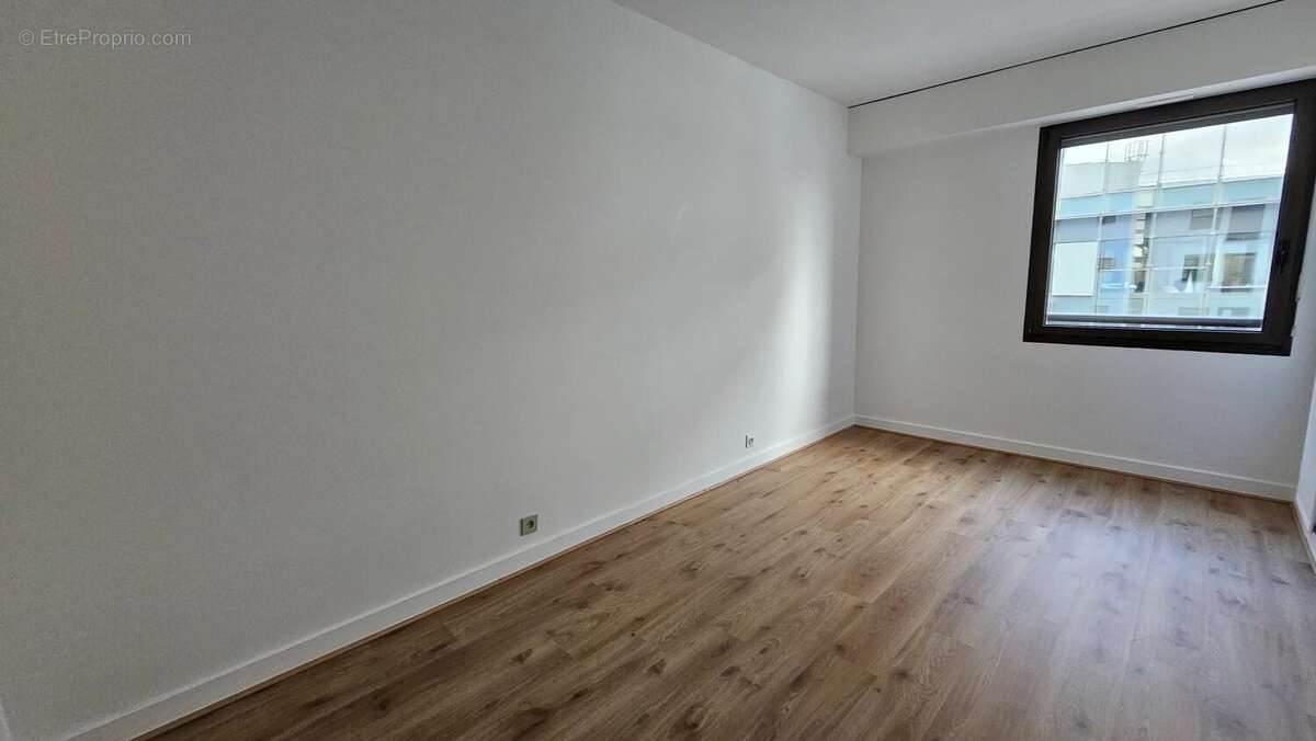 Appartement à LEVALLOIS-PERRET