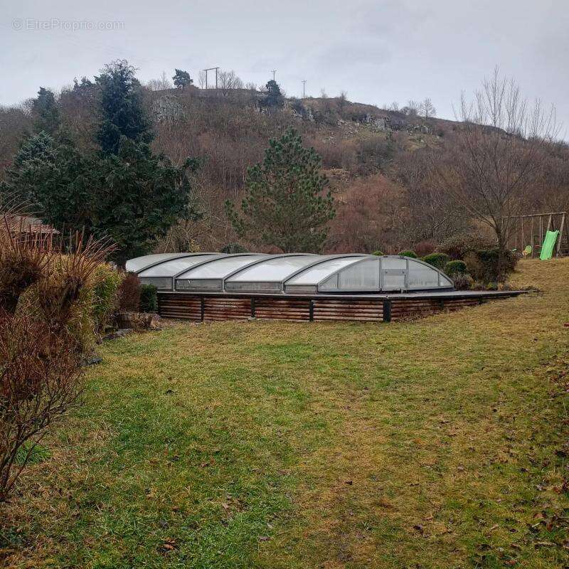 Maison à SAINT-CHRISTOPHE-SUR-DOLAISON