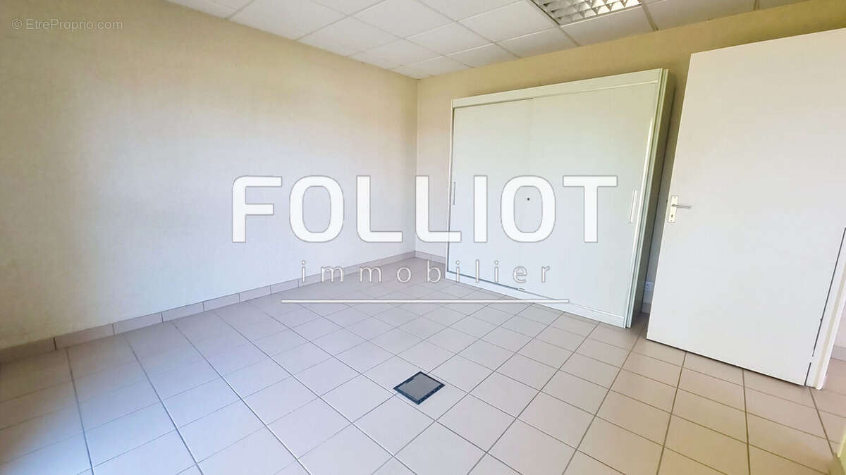 Commerce à FOUGERES