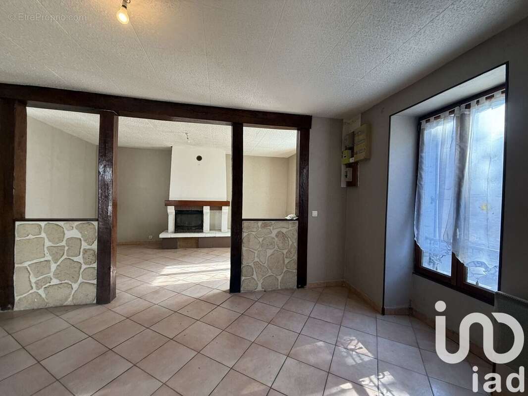 Photo 3 - Maison à VILLE-SAINT-JACQUES