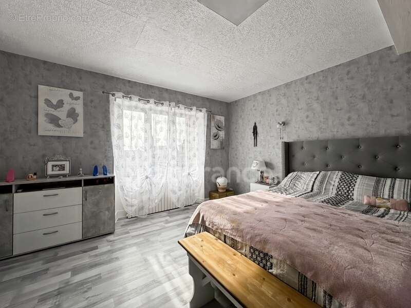 Maison à SAINT-PEREUSE