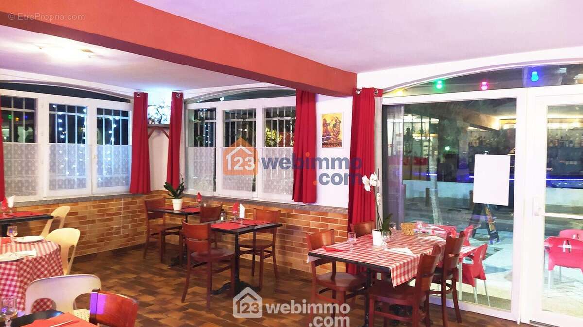 Commerce 75 m² à Saintes-Maries-De-La-Mer  - photo 46