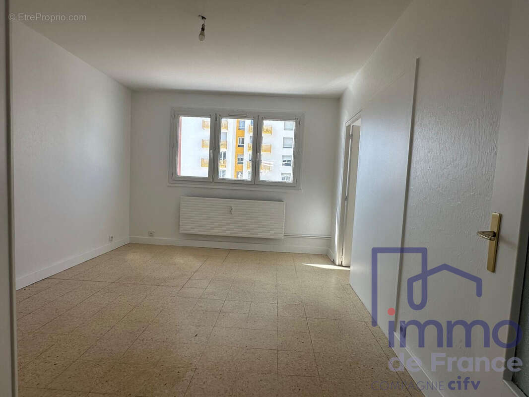 Appartement à SAINT-ETIENNE