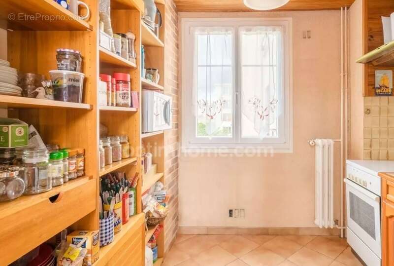 Appartement à LES PAVILLONS-SOUS-BOIS