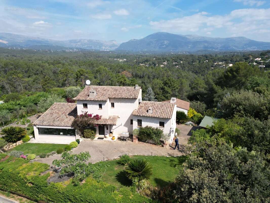Maison à VALBONNE