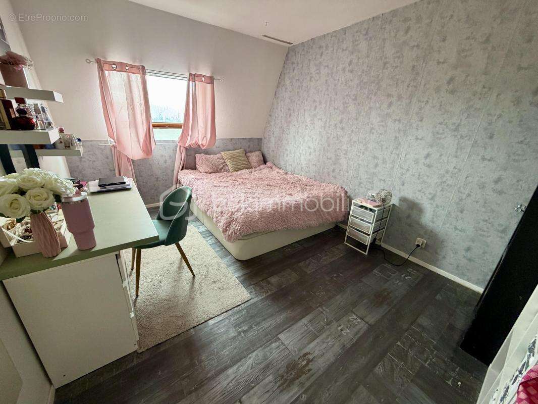 Appartement à COURCOURONNES