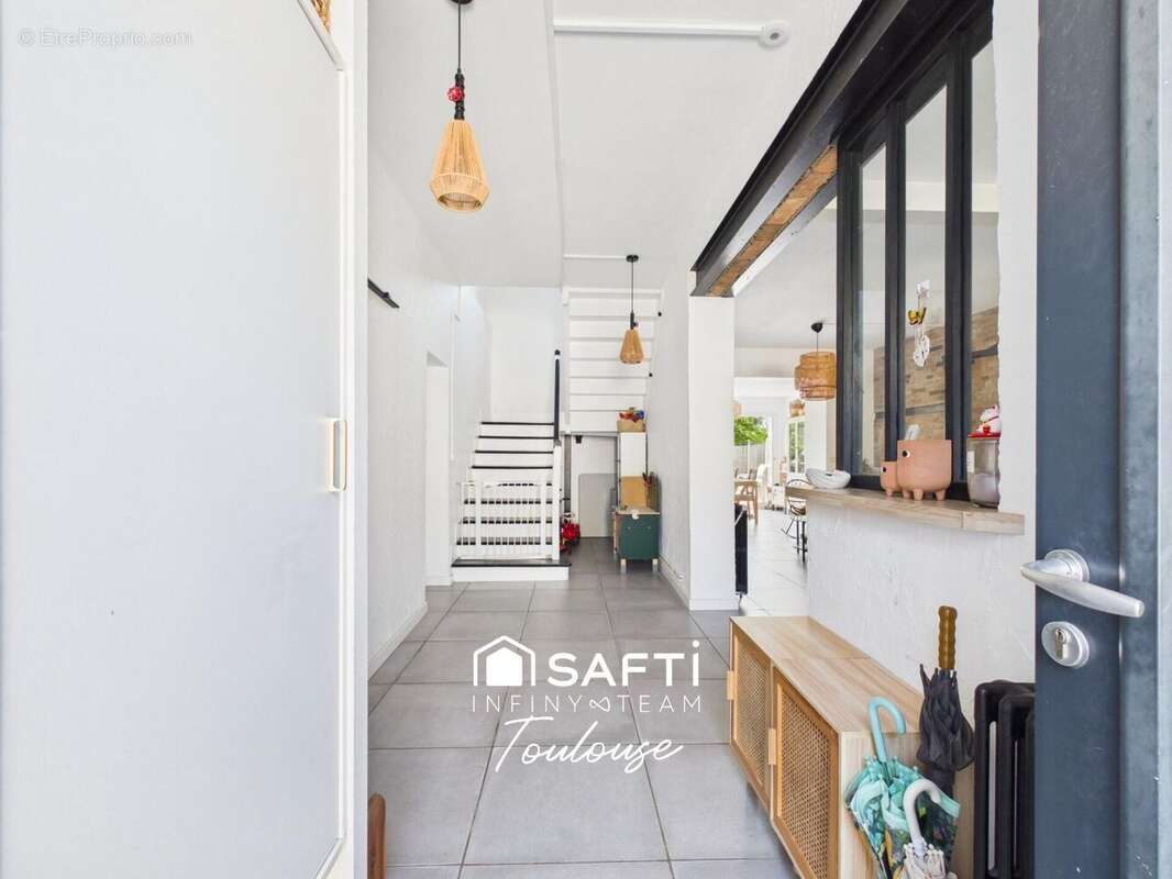Maison 144 m² à Saint-Lys  - photo 2
