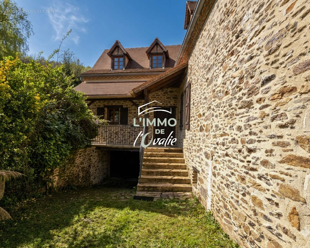 Maison à GAGNAC-SUR-CERE