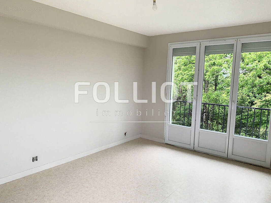 Appartement à FOUGERES