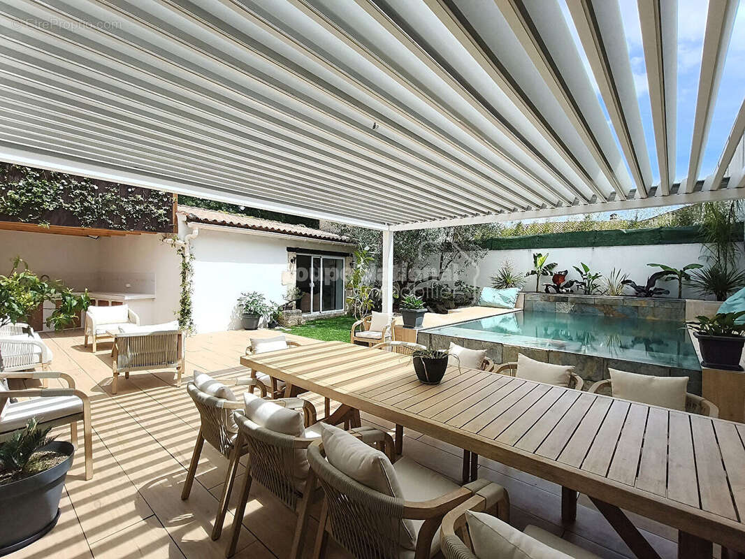 Villa familiale rénovée 197 m² - Piscine - Dépendance - photo 10