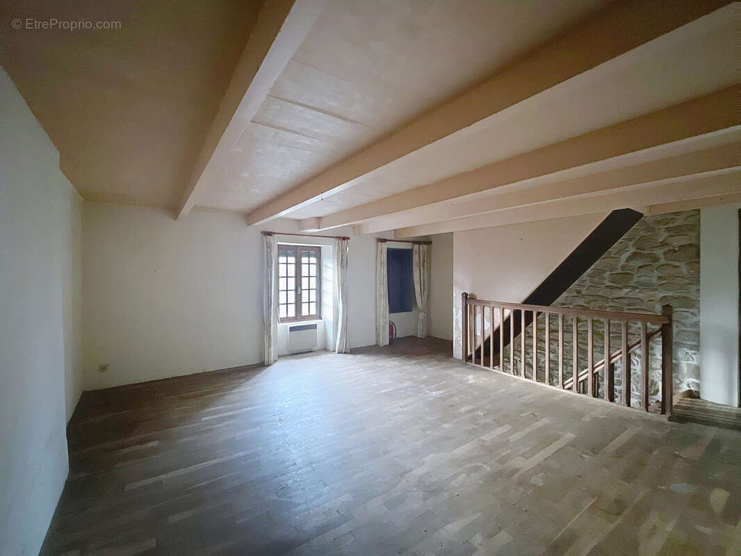 Maison à JULLOUVILLE