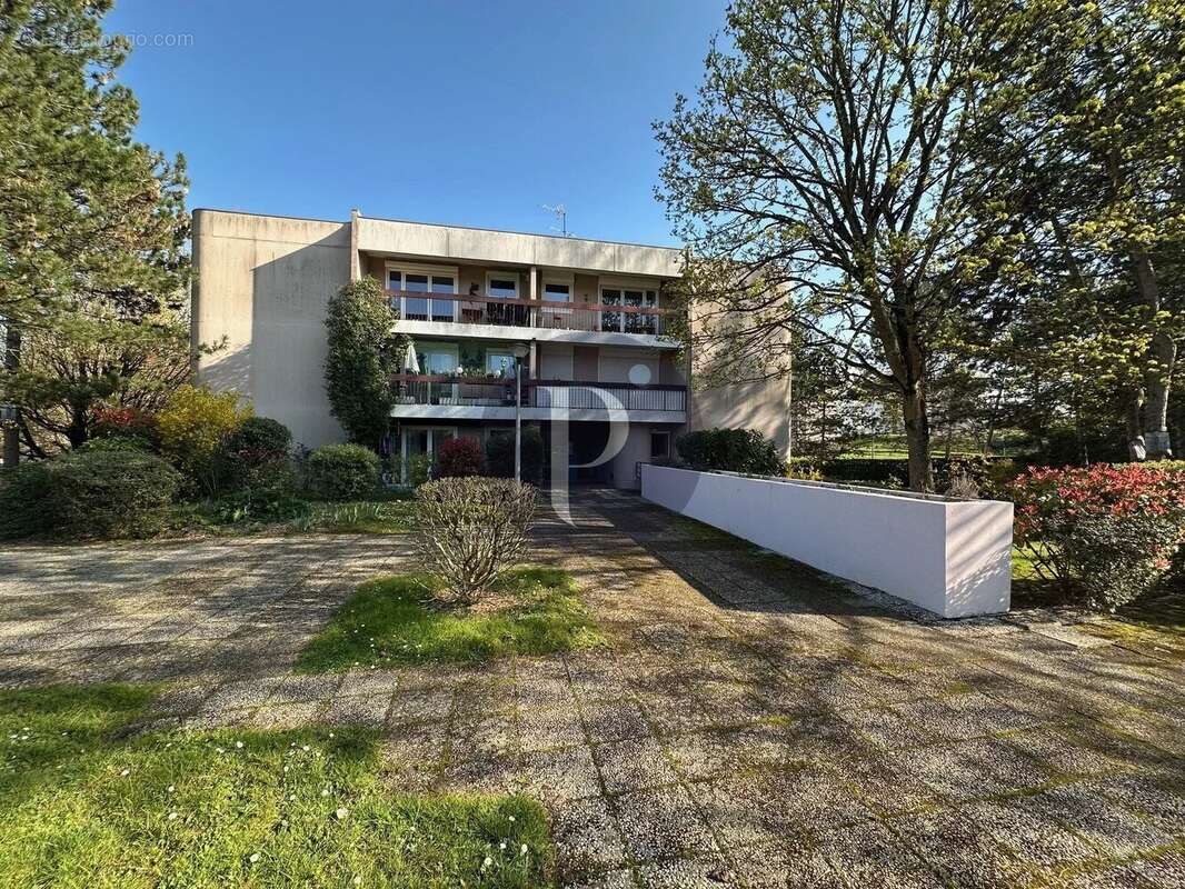 Appartement à VERRIERES-LE-BUISSON