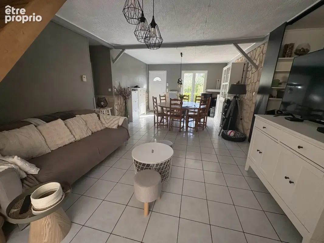 Maison 137 m² à Saint-Martin-Le-Beau  - photo 2