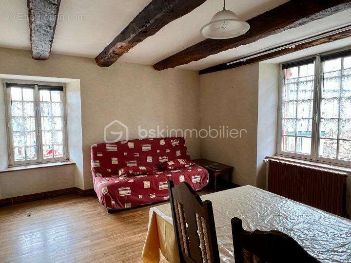 Maison à BAZOUGES-LA-PEROUSE