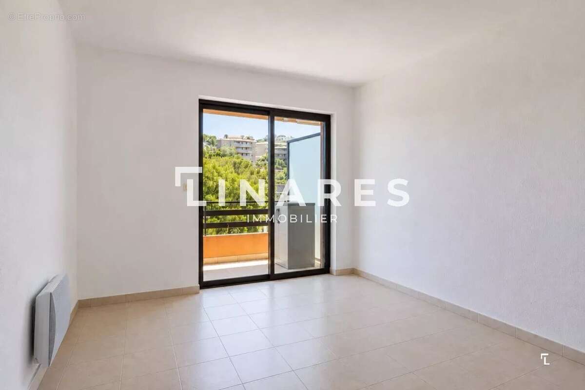 L'AZUR - Appartement T3 de 76m2 - Terrasse  - 83240 CAVALAIRE SUR MER - photo 8